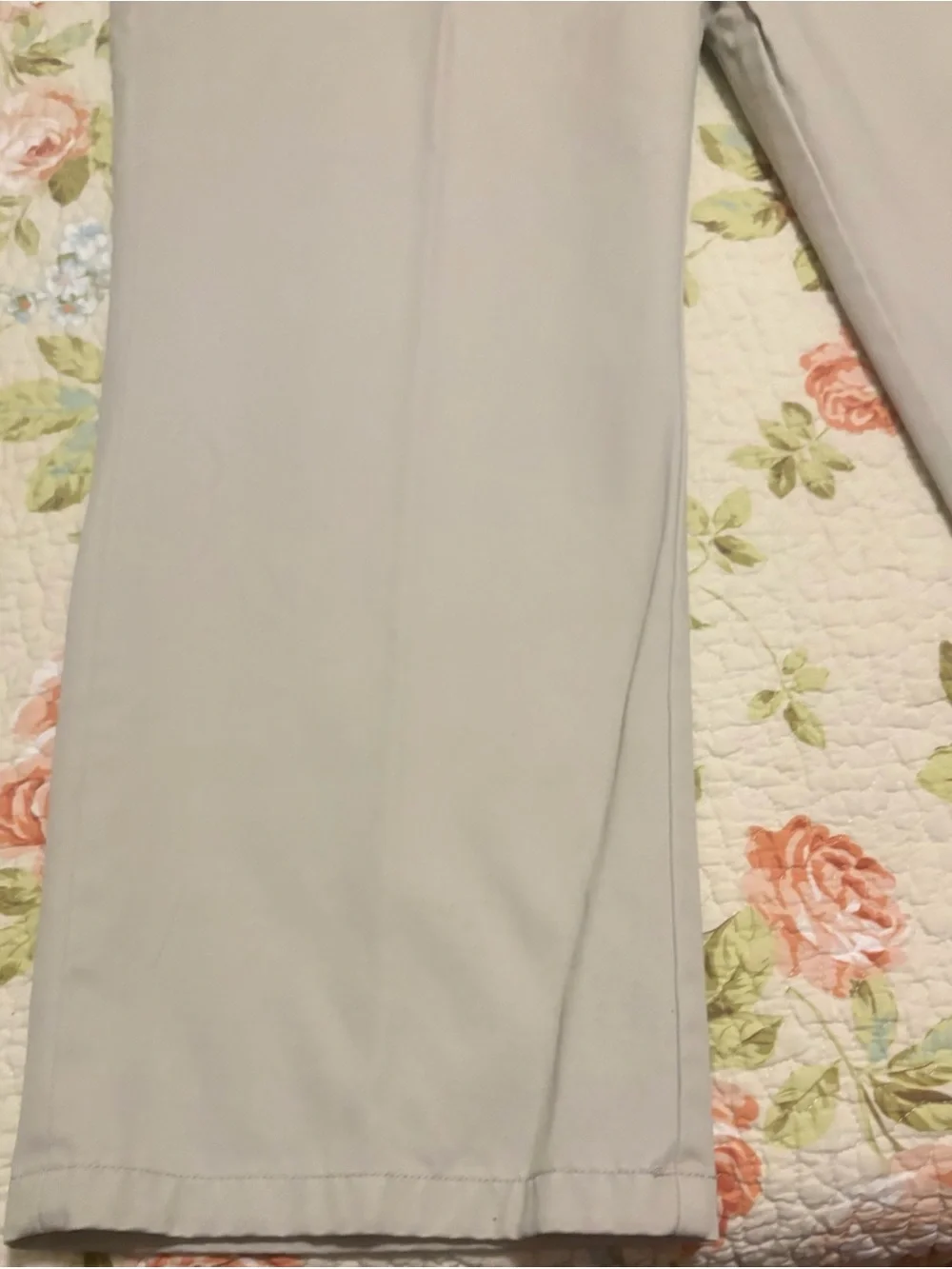 DOCKERS D3 CLASSIC FIT FLAT FRONT KHAKI Pants for Men’s  W42 X L30